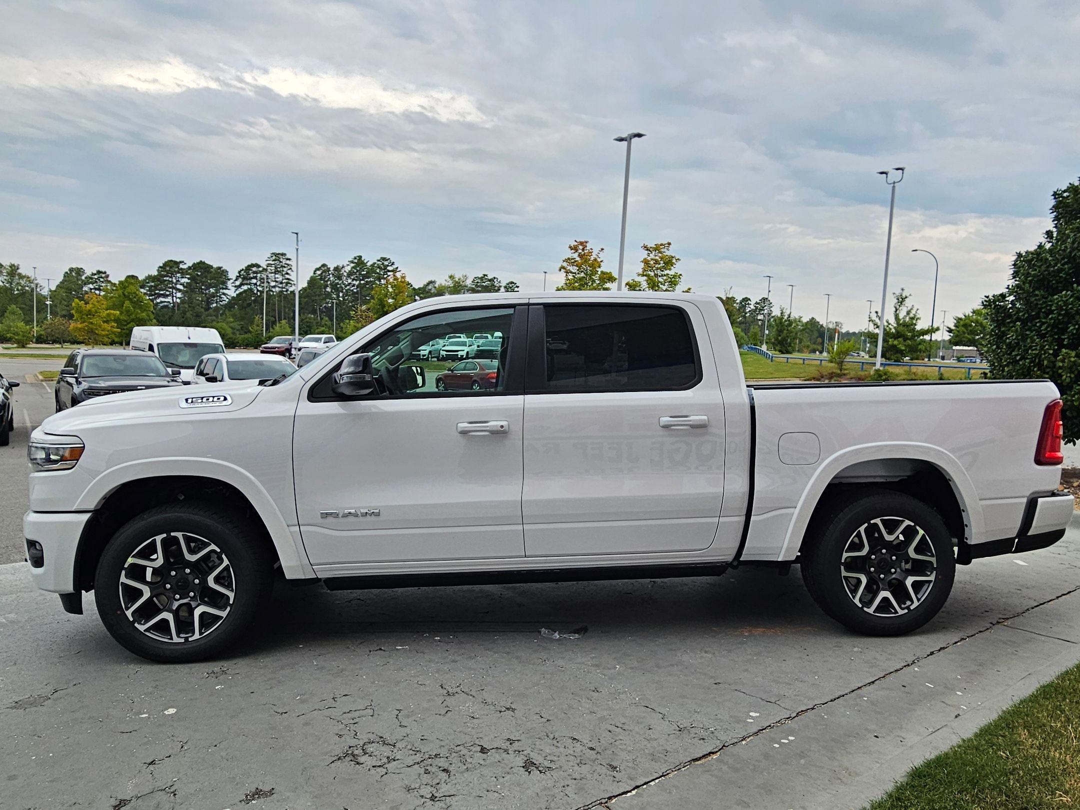 2026 Ram 1500 Laramie photo 4