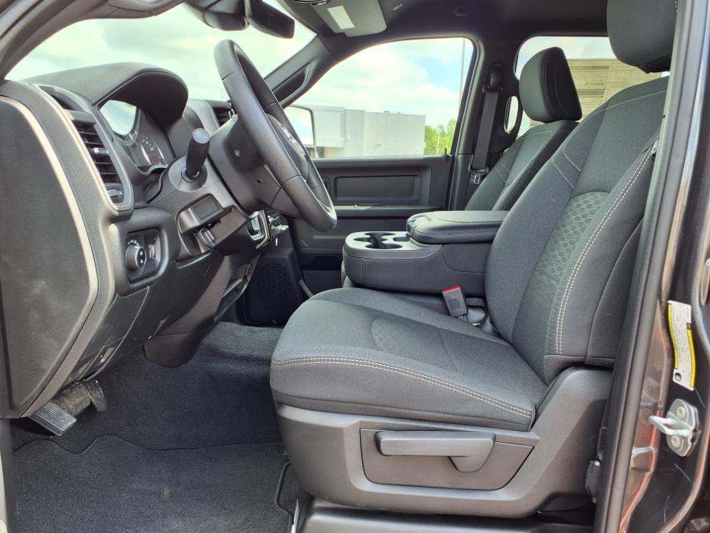 2025 Ram 2500 Tradesman photo 3