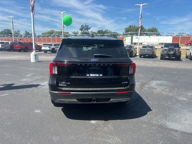 2025 Ford Explorer photo 5