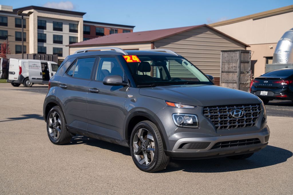 2024 Hyundai Venue SEL's photo