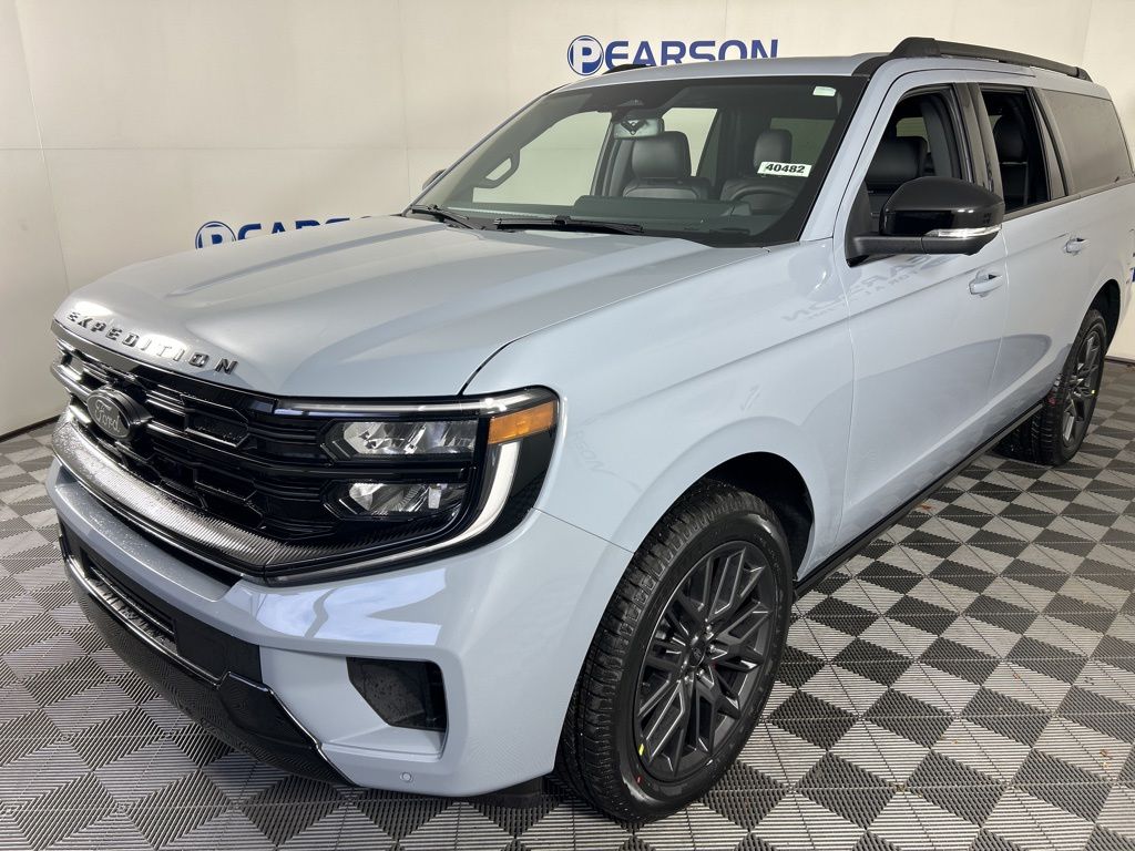 2025 Ford Expedition Platinum's photo