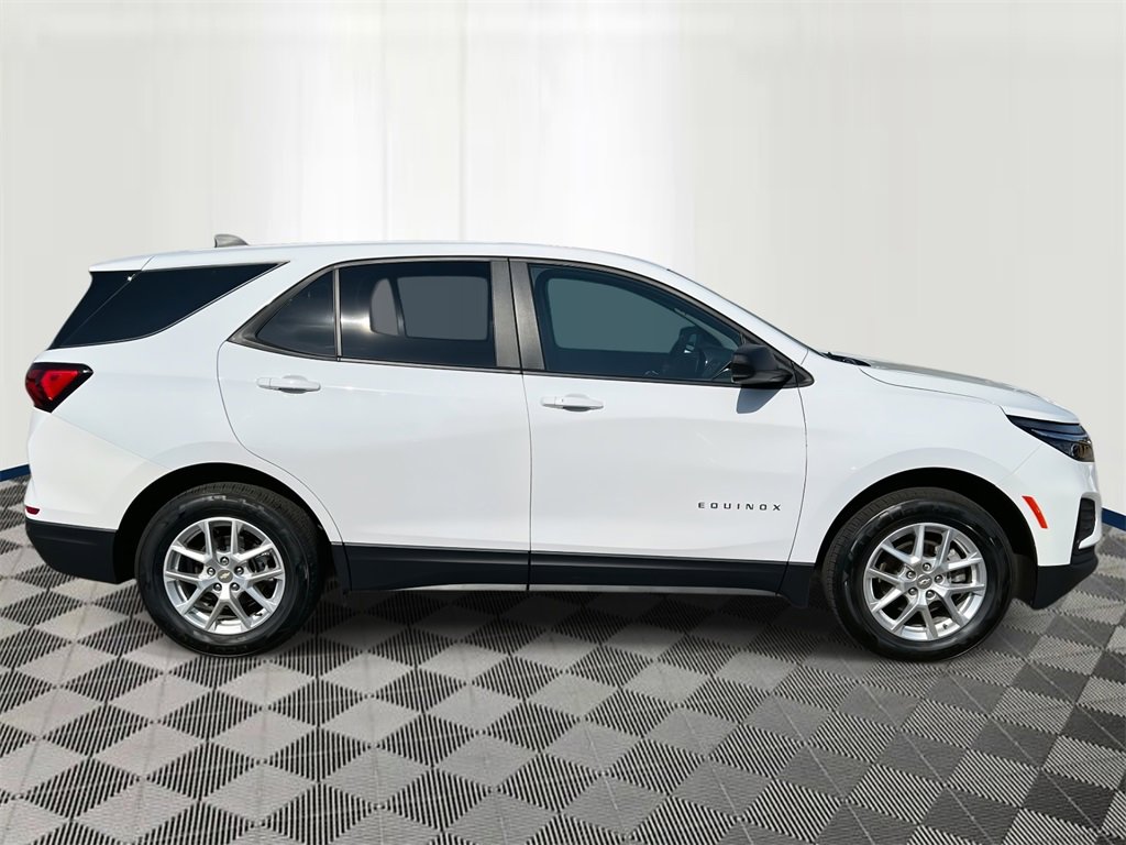2023 Chevrolet Equinox LS photo 6