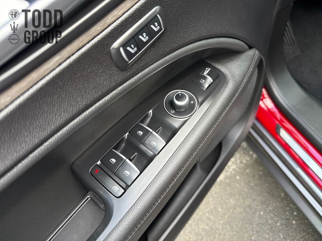 2022 Alfa Romeo Stelvio Ti photo 11