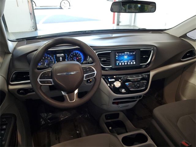 2018 Chrysler Pacifica LX photo 24