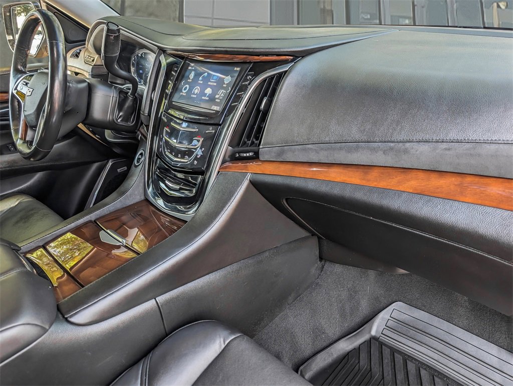 2018 Cadillac Escalade Premium Luxury photo 22