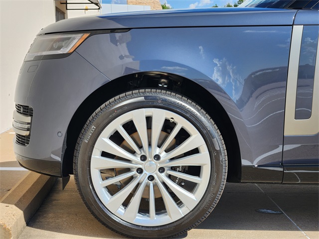 2025 Land Rover Range Rover SE photo 5