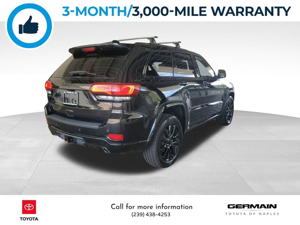 2018 Jeep Grand Cherokee Altitude photo 3