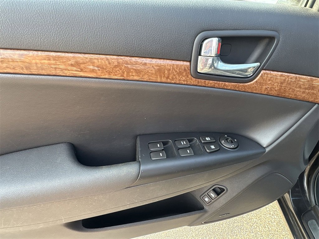 2010 Hyundai Sonata Limited photo 13