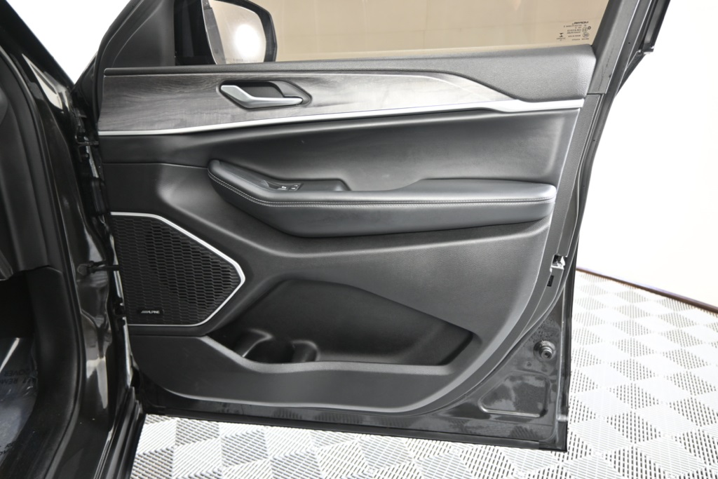 2022 Jeep Grand Cherokee Limited photo 11