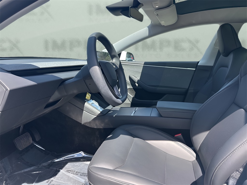 2025 Tesla Model 3 Long Range photo 9