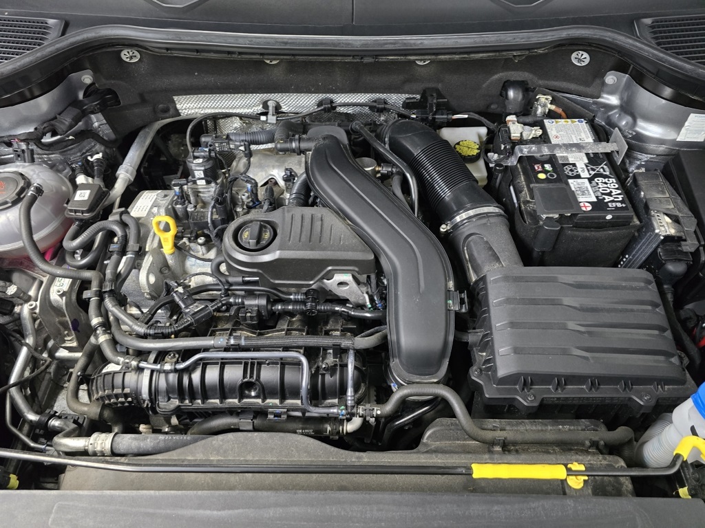 2024 Volkswagen Taos SE photo 12