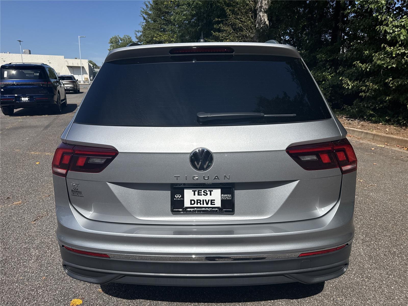 2023 Volkswagen Tiguan SE photo 6