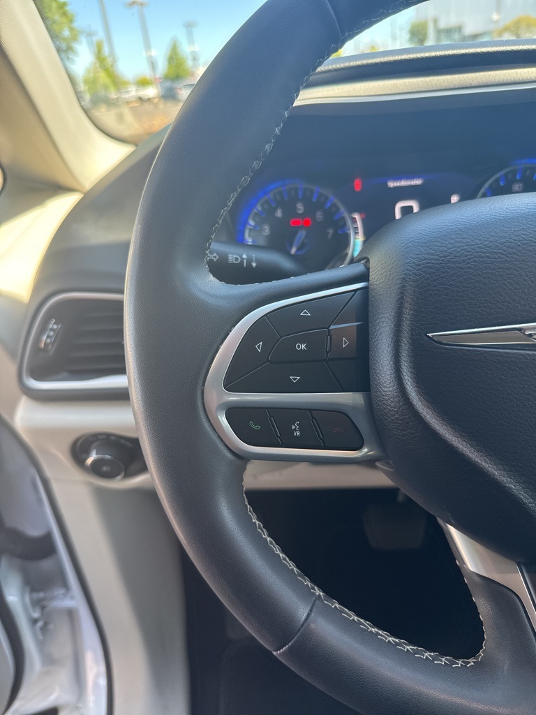 2023 Chrysler Pacifica Touring L photo 33