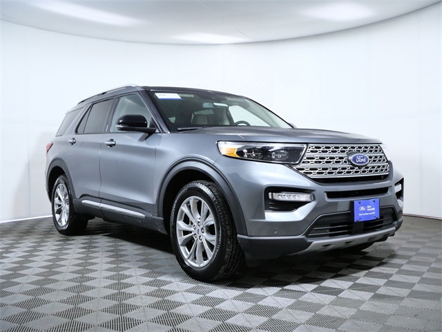 2023 Ford Explorer Limited's photo