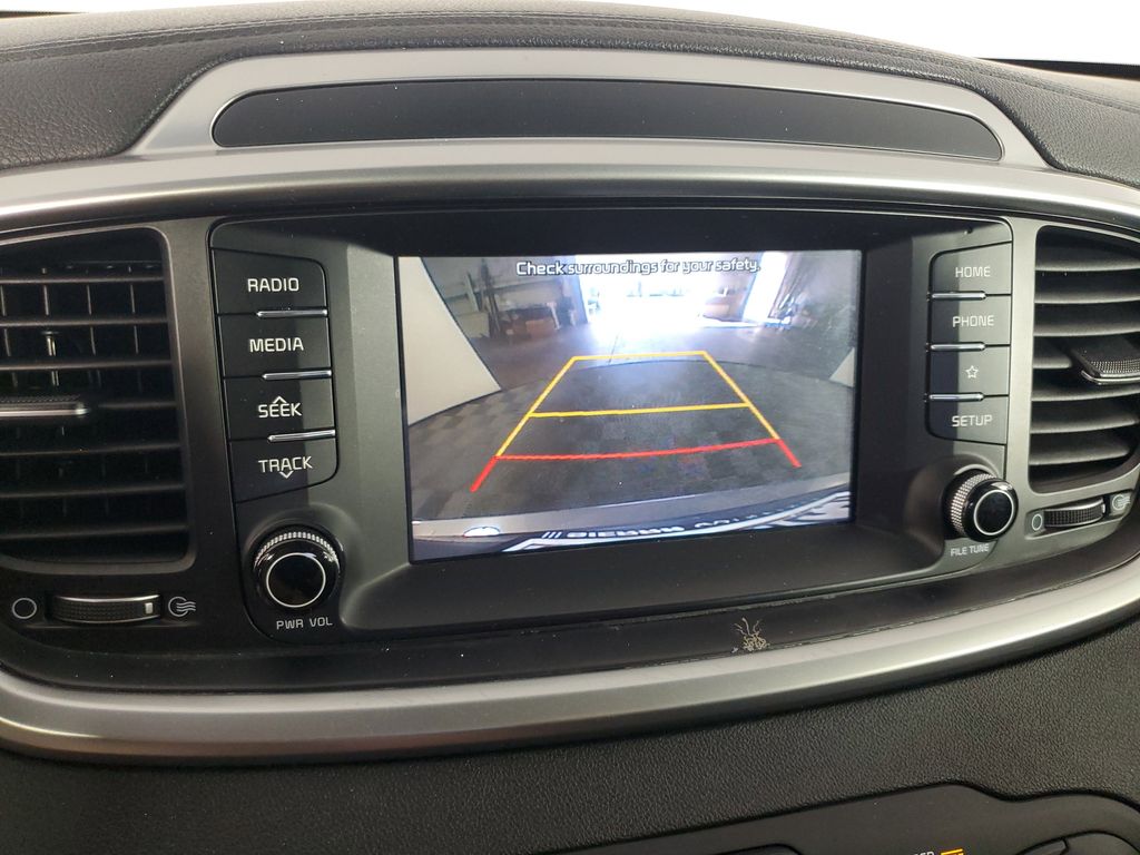 2020 Kia Sorento LX photo 19