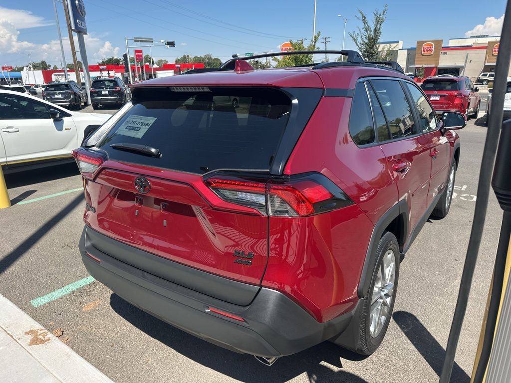 2025 Toyota RAV4 XLE Premium photo 5