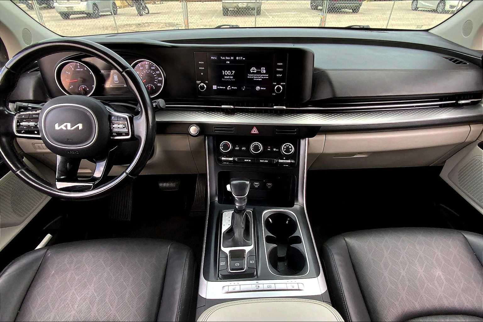2022 Kia Carnival LXS photo 14