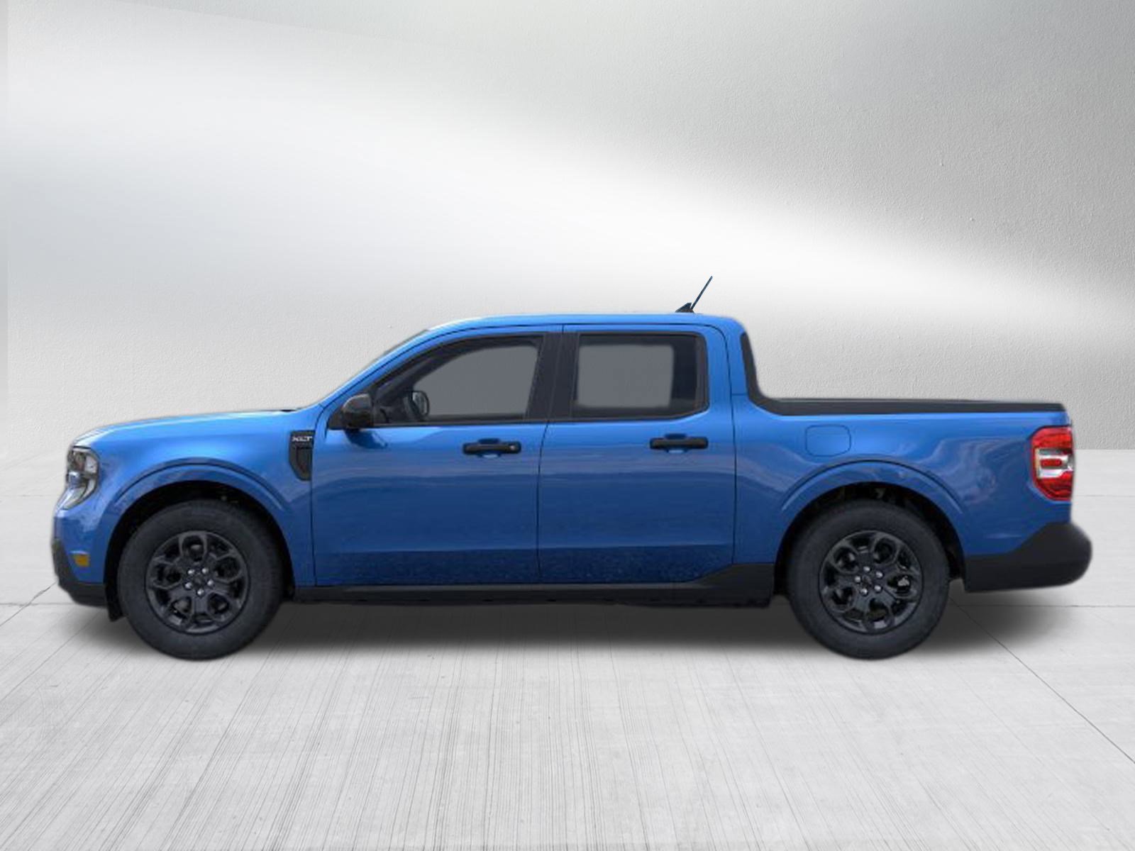 2025 Ford Maverick XLT photo 2