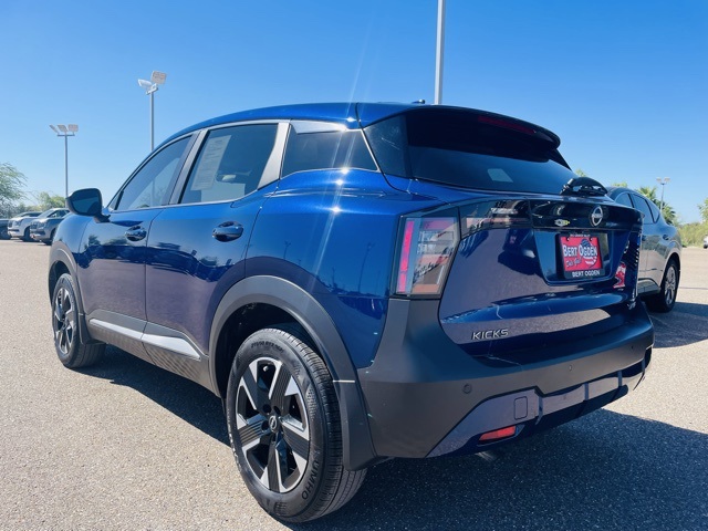 2025 Nissan Kicks SV photo 4