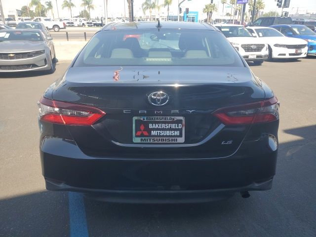 2023 Toyota Camry LE photo 5