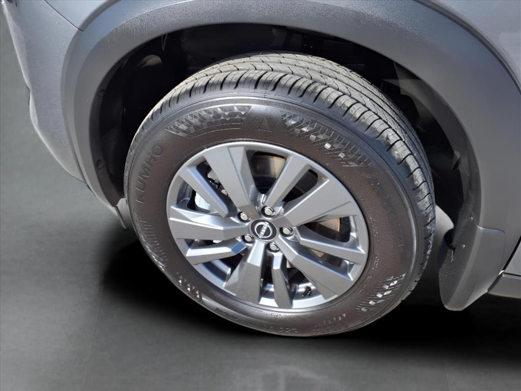 2025 Nissan Pathfinder SV photo 6