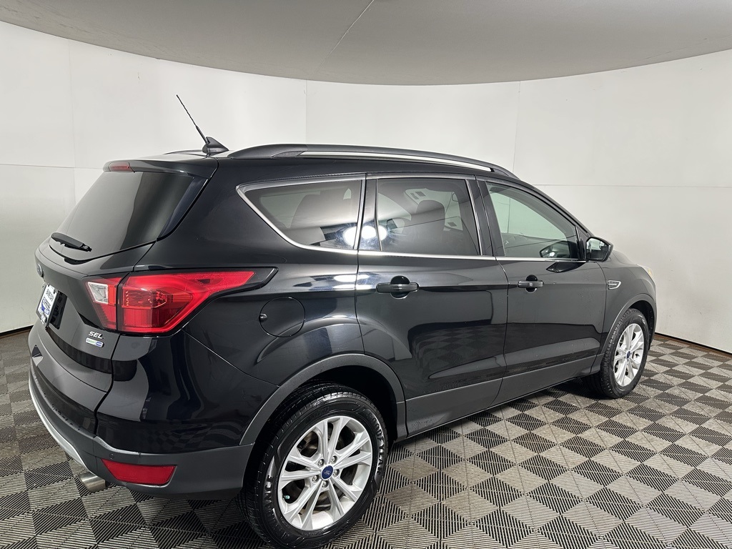 2019 Ford Escape SEL photo 3