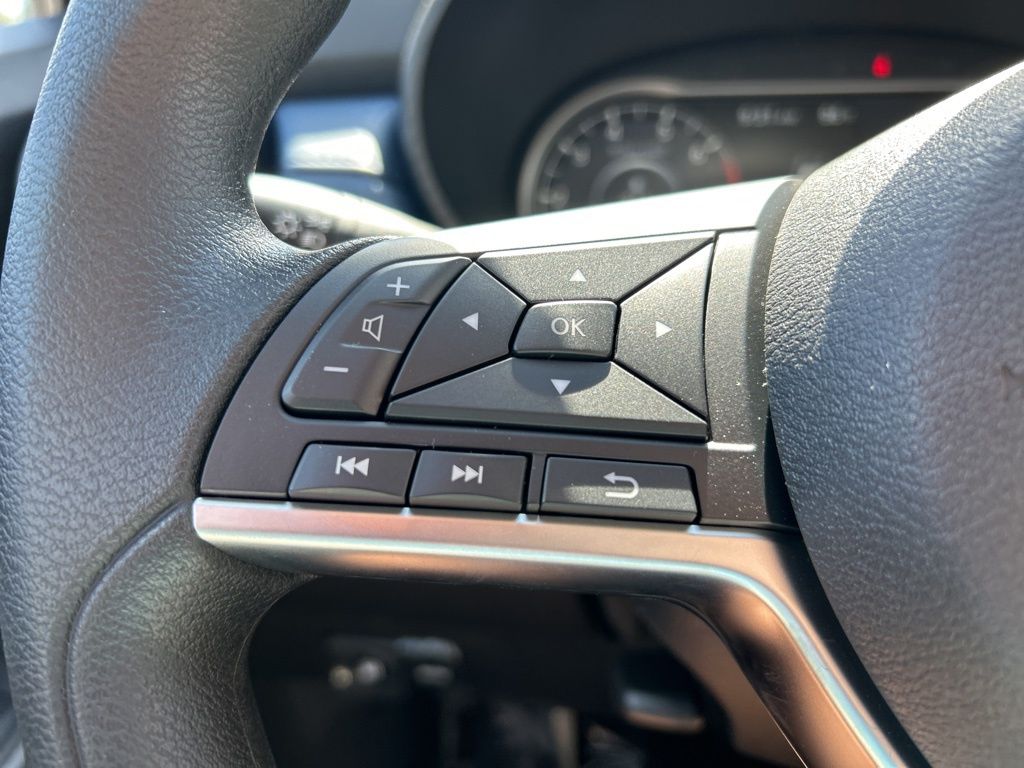 2025 Nissan Versa SV photo 18