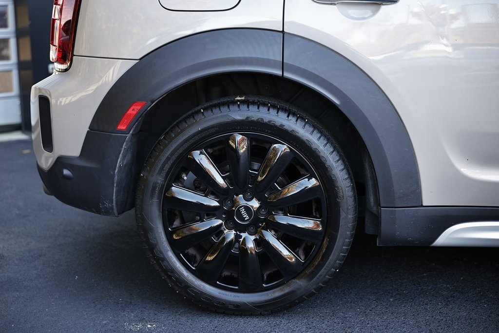 2023 Mini Cooper Signature photo 3