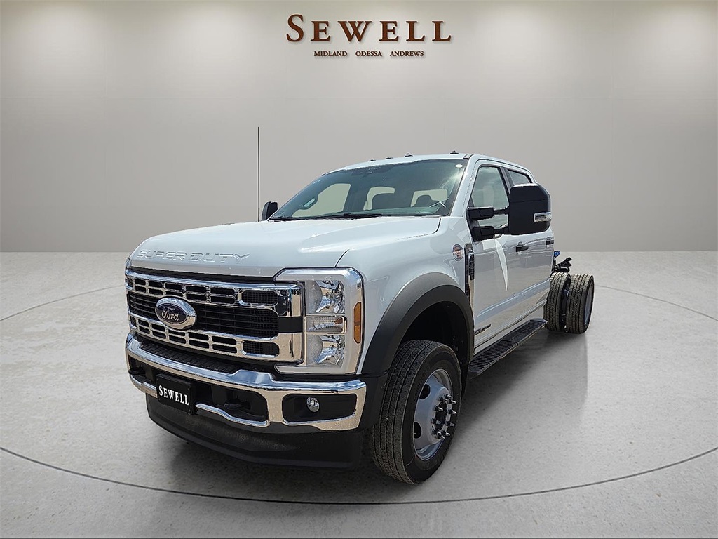 2025 Ford F-550 Super Duty Chassis Cab XL's photo