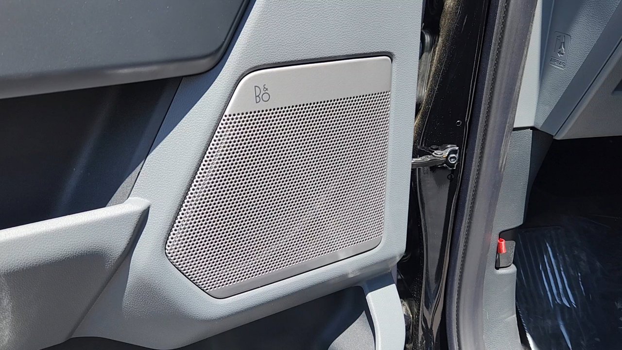2025 Ford F-150 Lightning photo 9