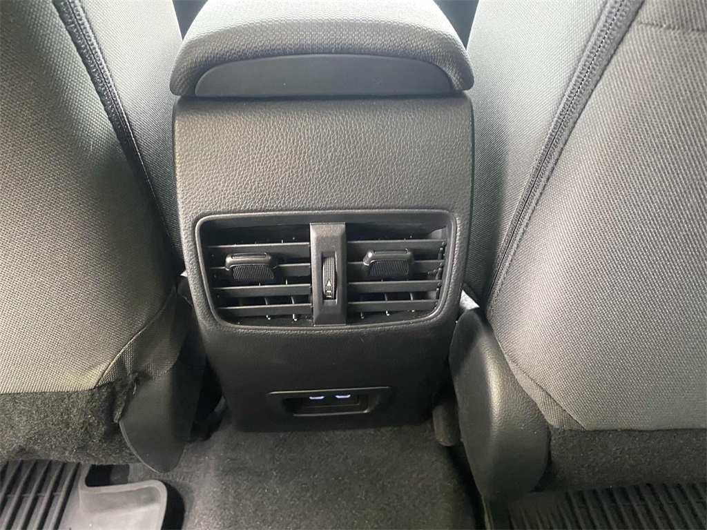 2024 Toyota Corolla Cross LE photo 11