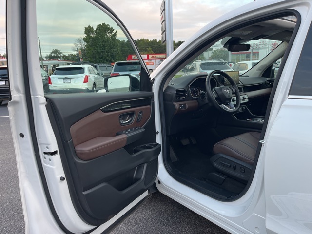 2025 Honda Pilot Elite photo 3
