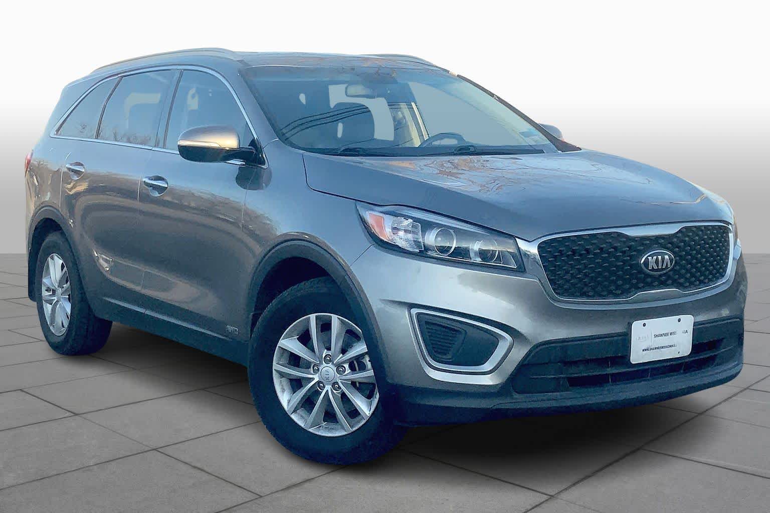 Used 2017 Kia Sorento LX with VIN 5XYPGDA30HG275805 for sale in Kansas City