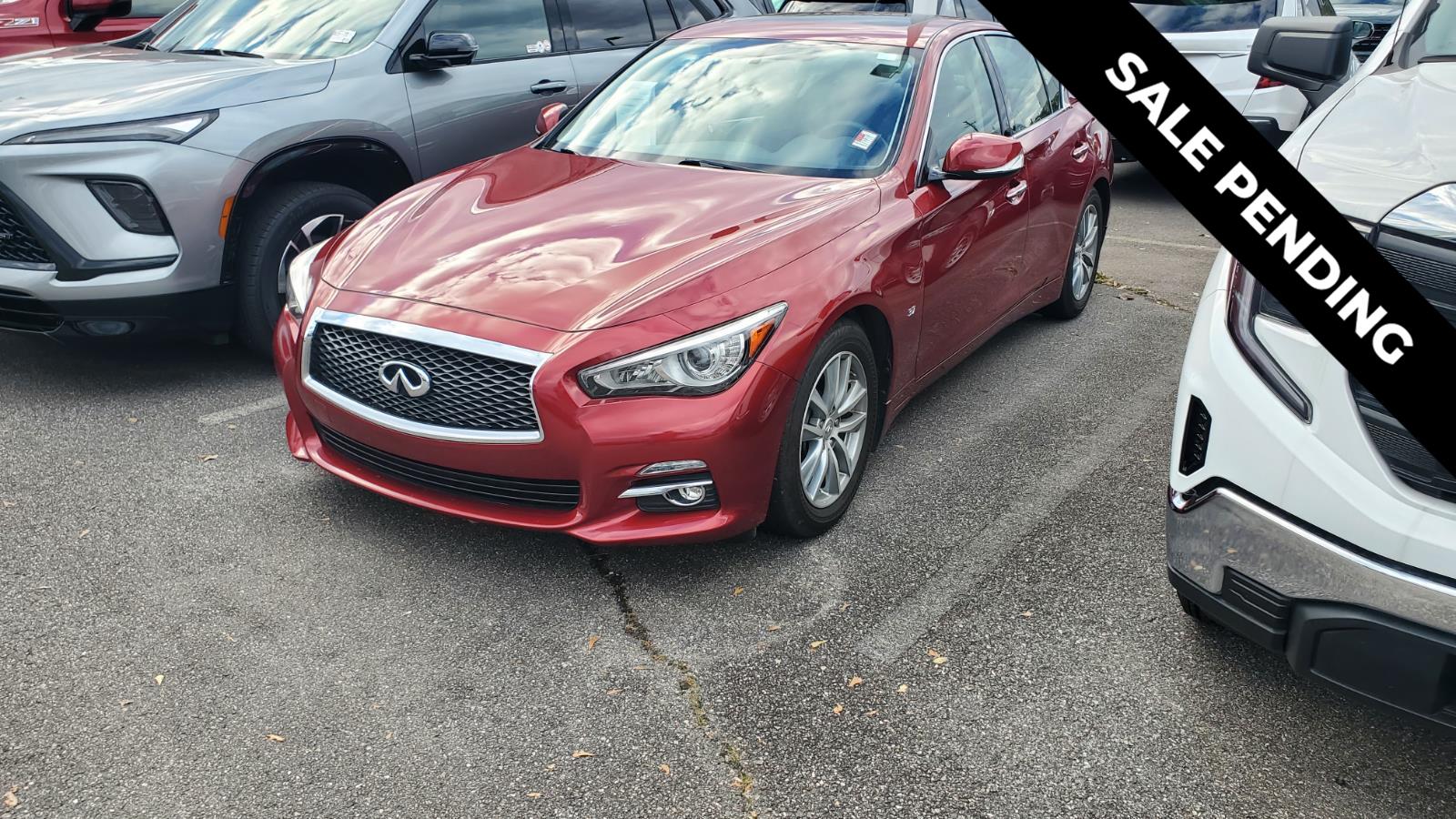 2015 INFINITI Q50 Premium's photo