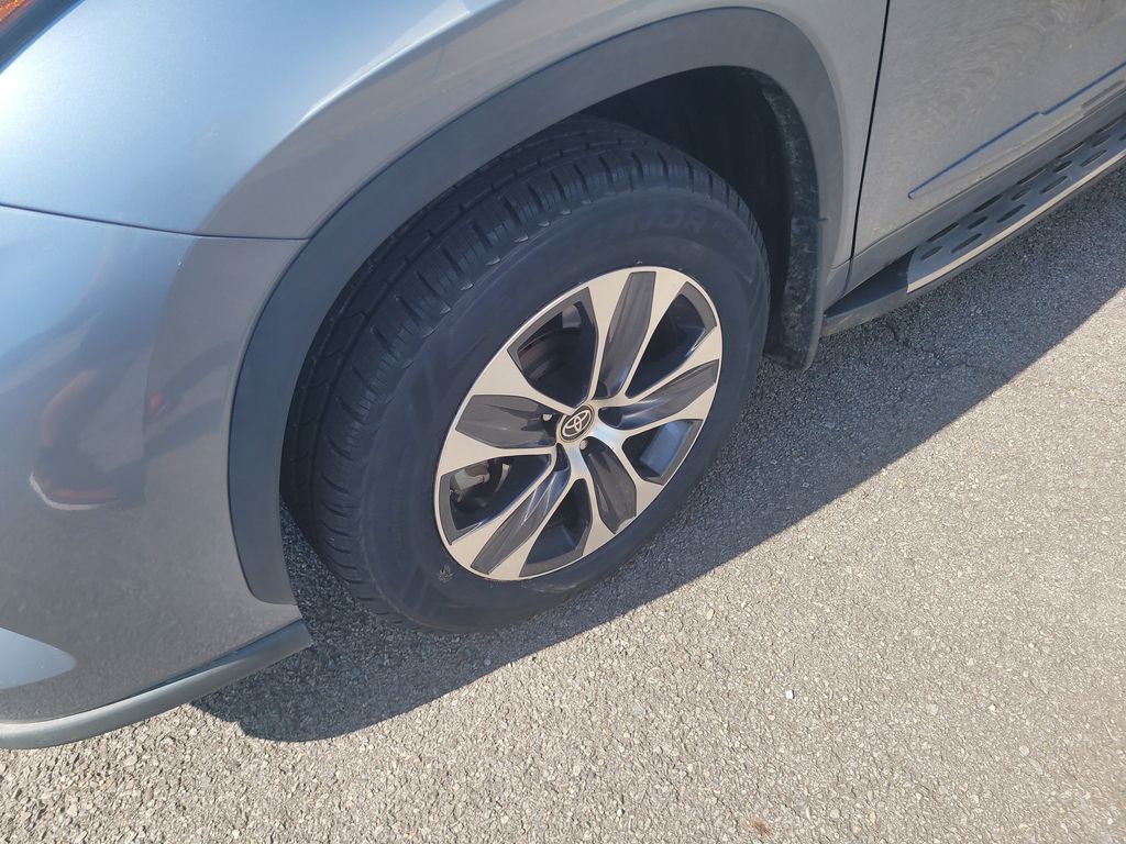 2022 Toyota Highlander XLE photo 8
