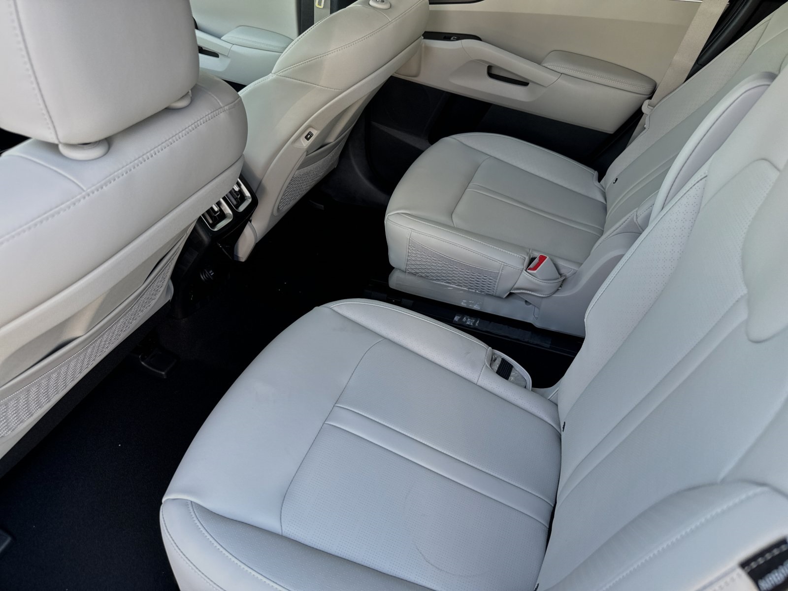 2025 Kia Sorento Plug-In Hybrid EX photo 12