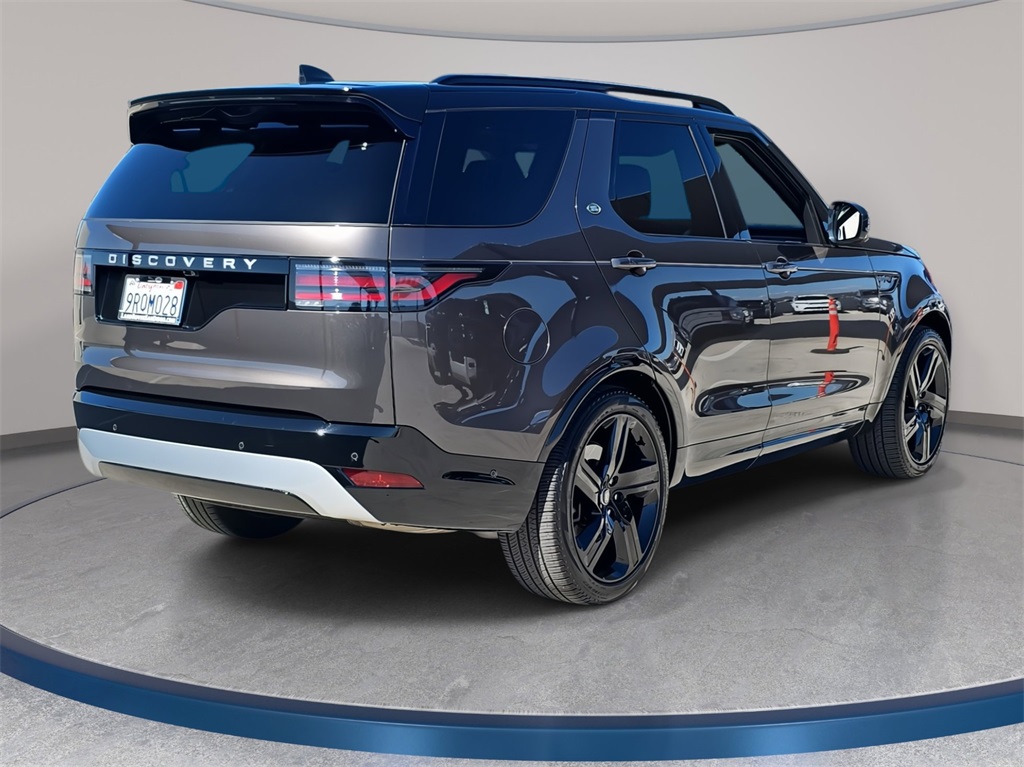 2025 Land Rover Discovery Metropolitan Edition photo 4