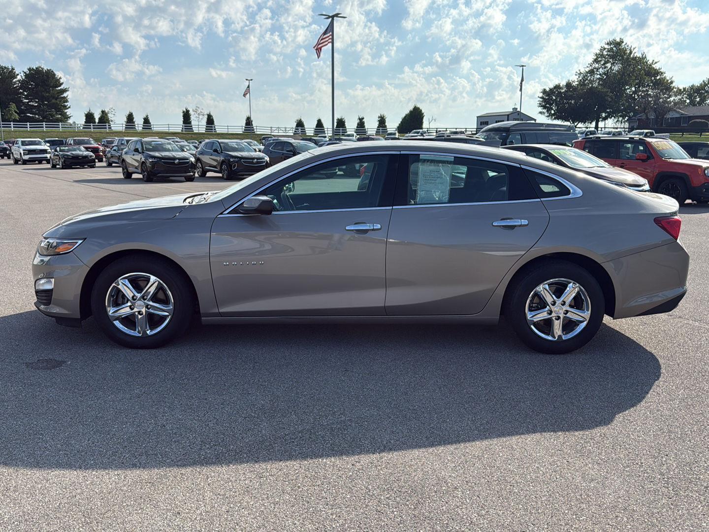 2023 Chevrolet Malibu 1LT photo 3