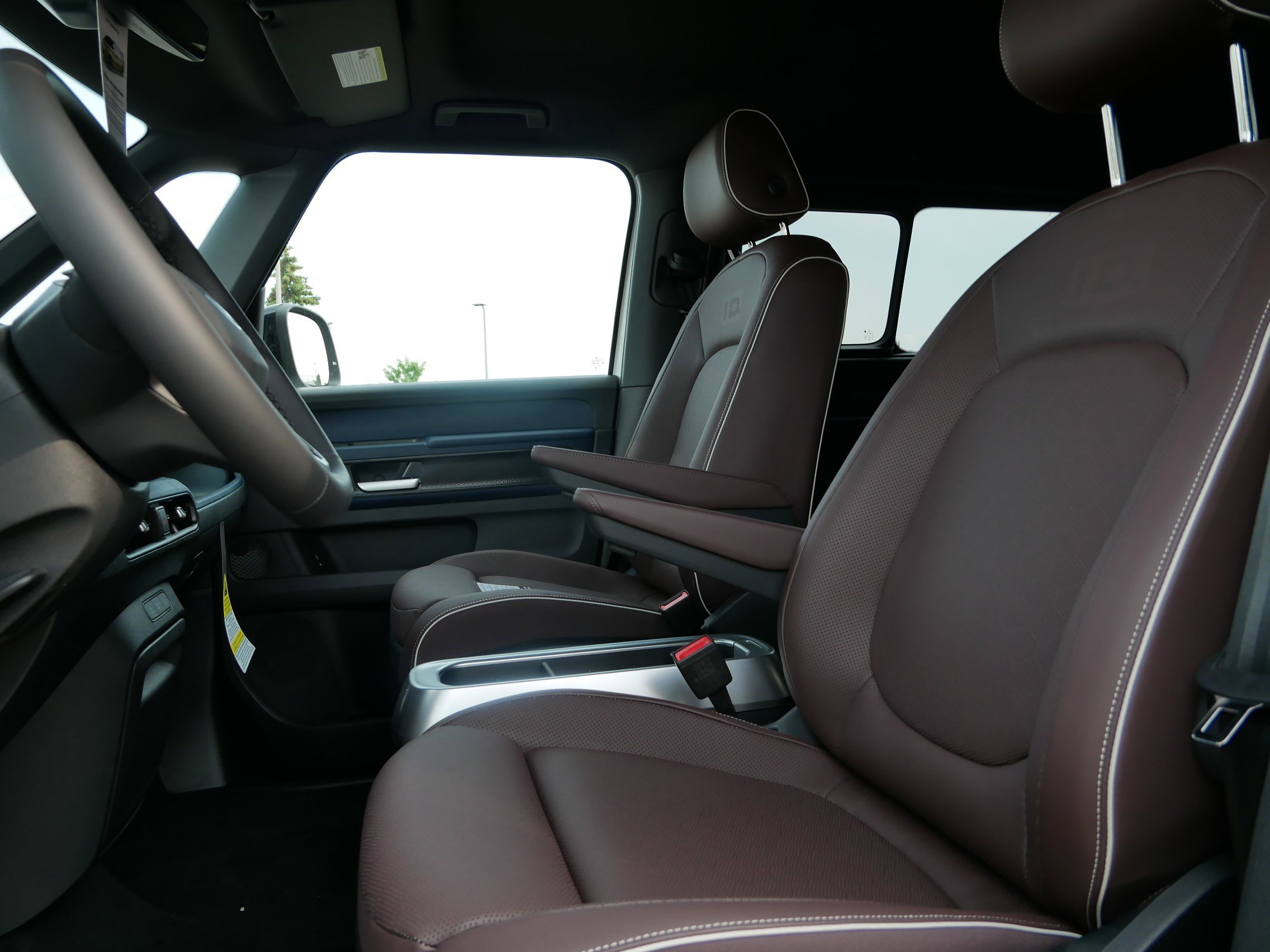 2025 Volkswagen ID. Buzz Pro S photo 2