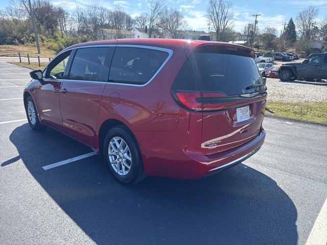 2025 Chrysler Pacifica photo 5