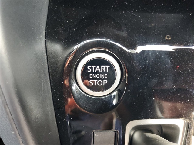 2025 Nissan Versa SV photo 20