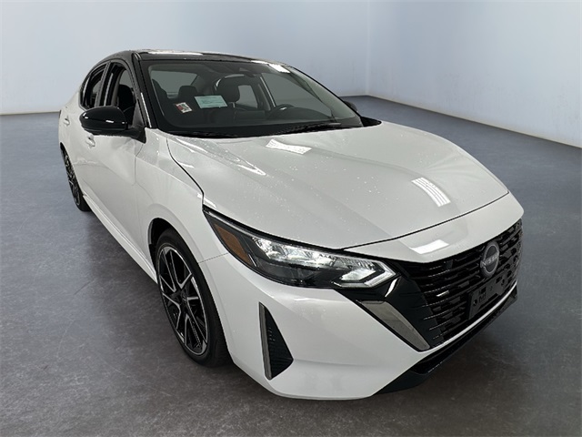 2025 Nissan Sentra SR's photo