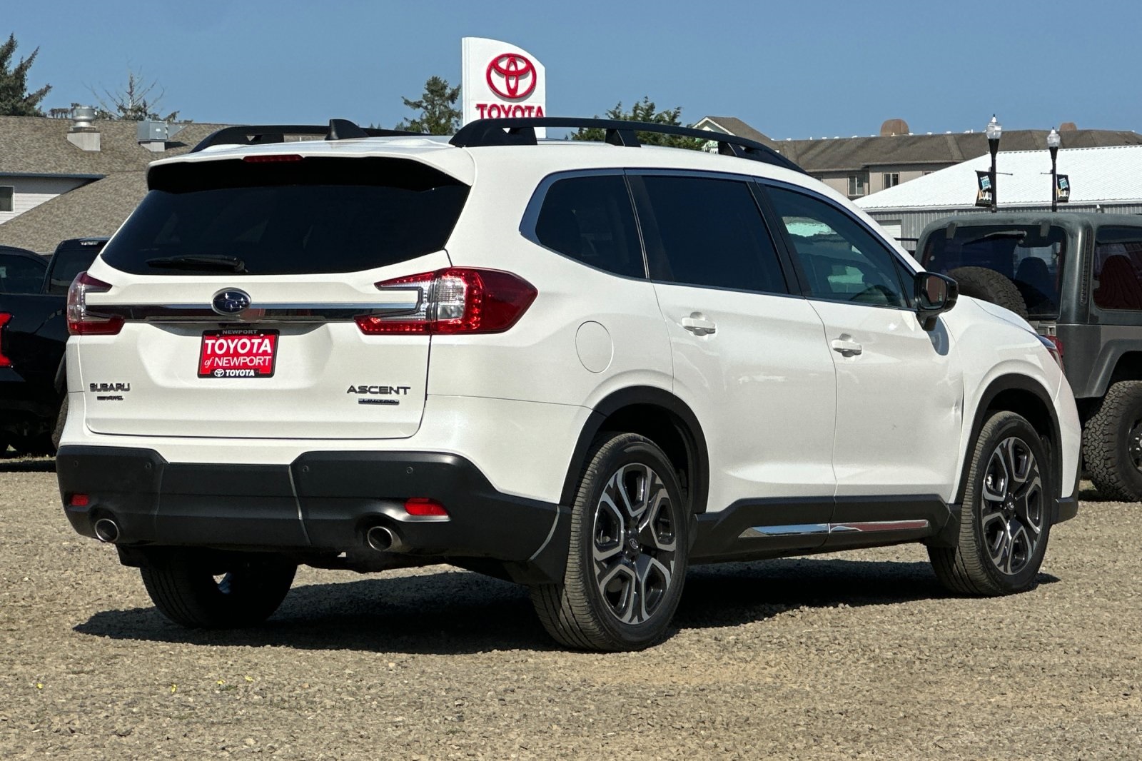 2024 Subaru Ascent Limited photo 3
