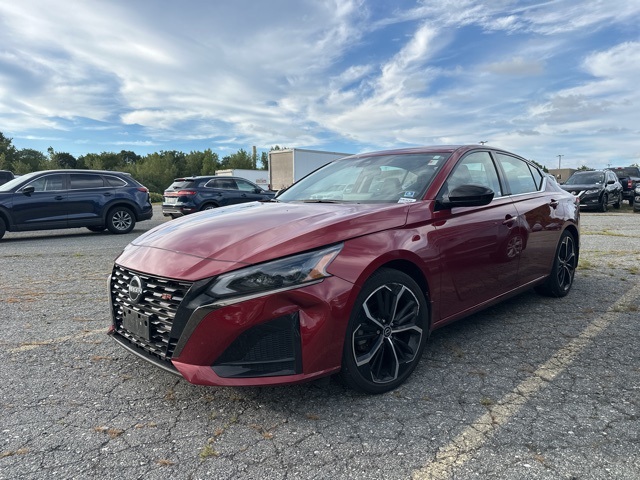 2023 Nissan Altima 2.5 SR photo 3