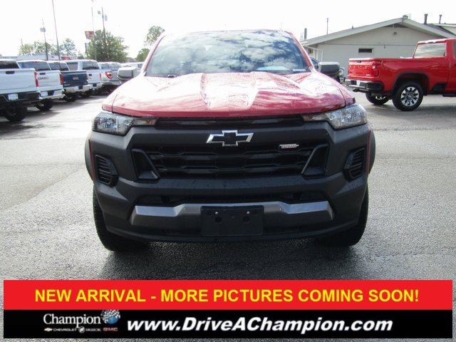 2024 Chevrolet Colorado Trail Boss photo 2