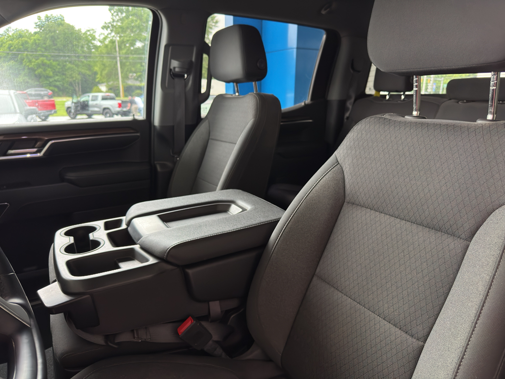 2023 Chevrolet Silverado 1500 LT photo 9