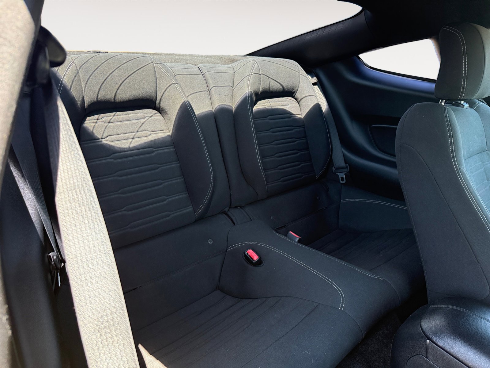 2016 Ford Mustang EcoBoost photo 18