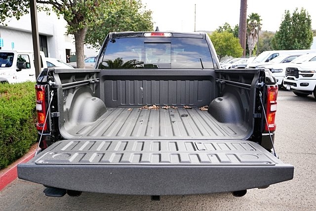 New 2026 Diamond Black Crystal Pearl-Coat Exterior Paint RAM Laramie image 17