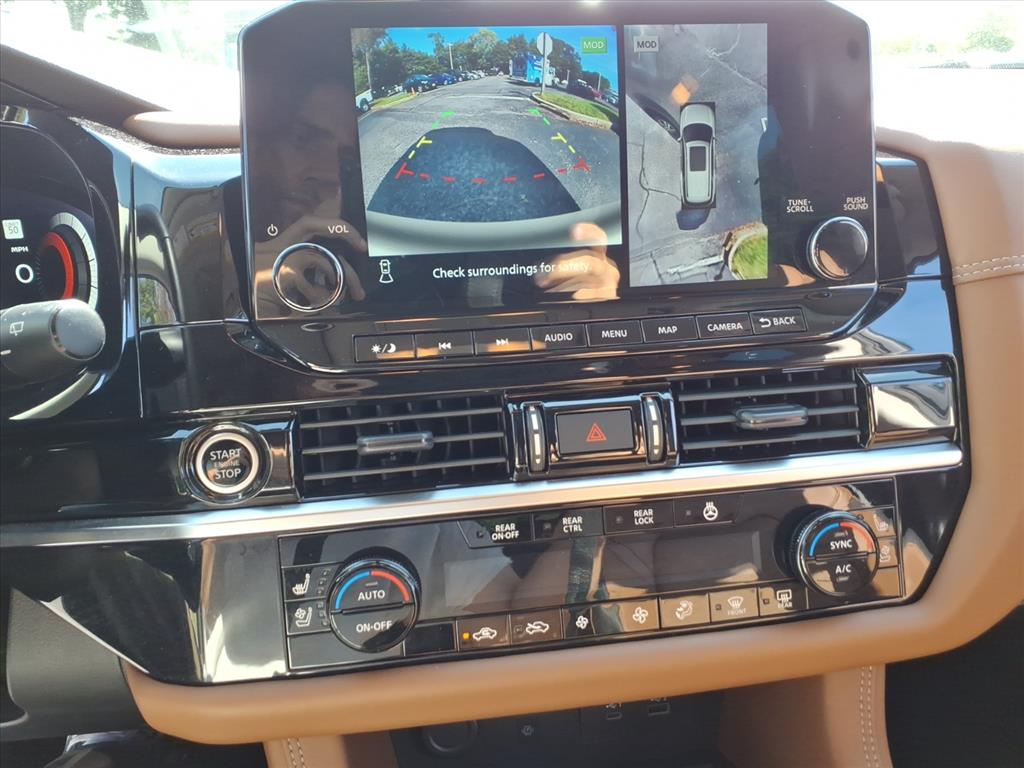 2023 Nissan Pathfinder Platinum photo 21