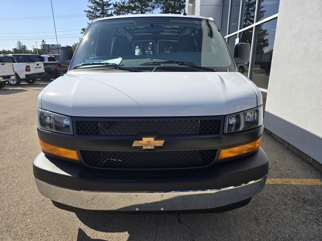 2025 Chevrolet Express 2500 Work Van photo 3